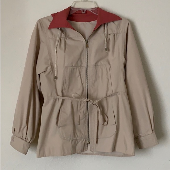 Chic rain jacket. - Picture 1 of 6